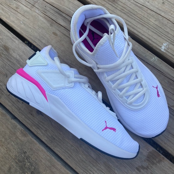 Puma shoes - Picture 2 of 4